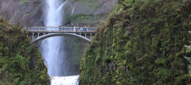 [4月西雅图]春天的俄勒冈州摩特诺玛瀑布(Multnomah Falls, Oregon)
